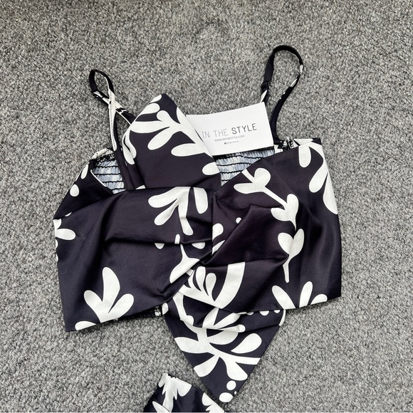 Two piece set - Picture 3 of 5